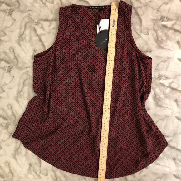 Harlowe & Graham Sleeveless Geo Printed Blouse - Picture 4 of 7